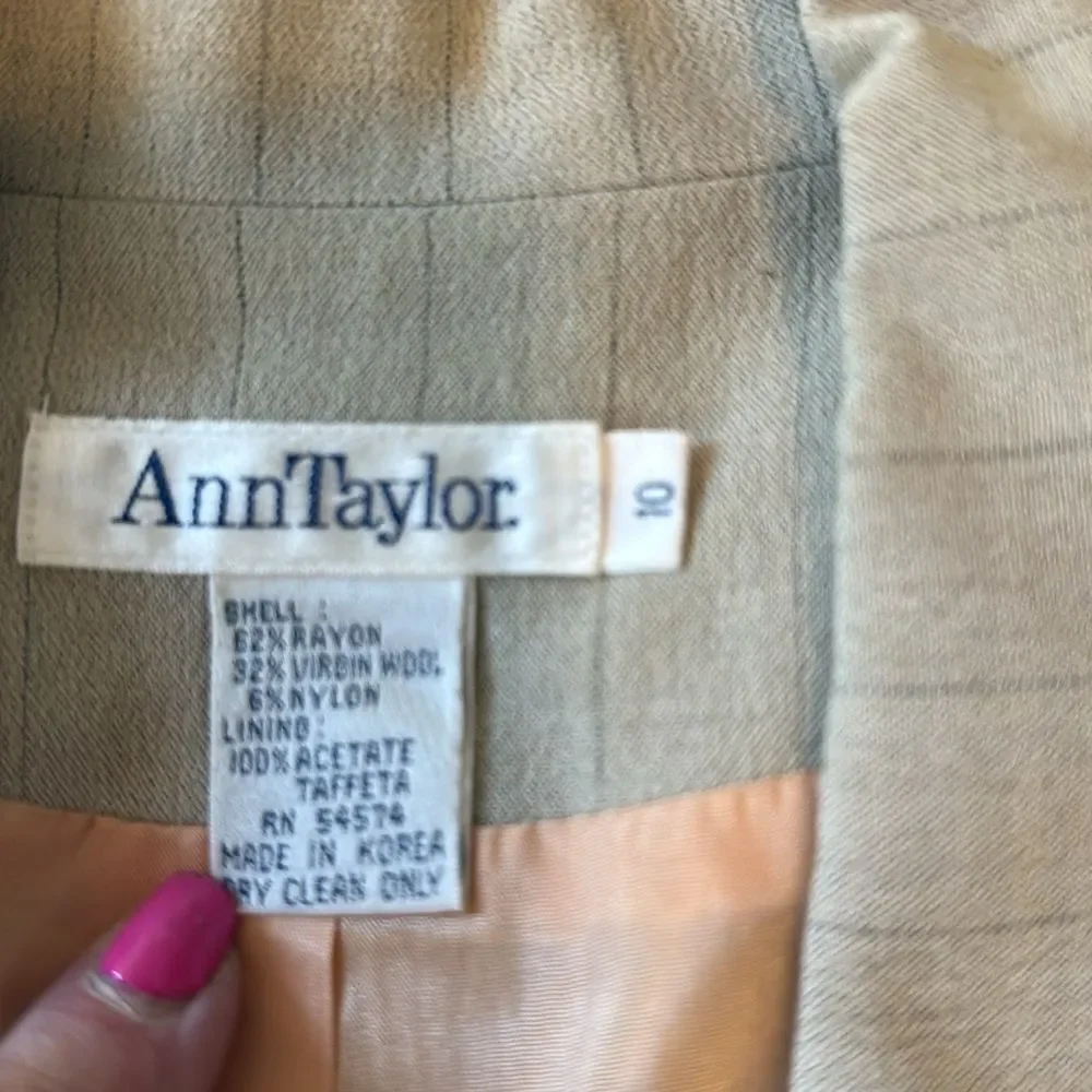 Ann Taylor good pit